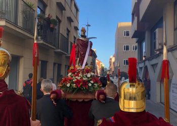 Estaferms i Sant Anastasi baixant pel carrer de la Costa. Arxiu de la Confraria de Sant Anastasi de Badalona